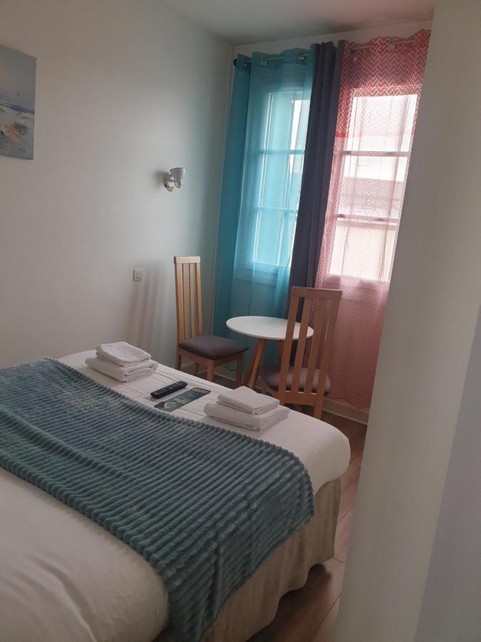 Hotel Le Petit Billot Vitre  Bagian luar foto
