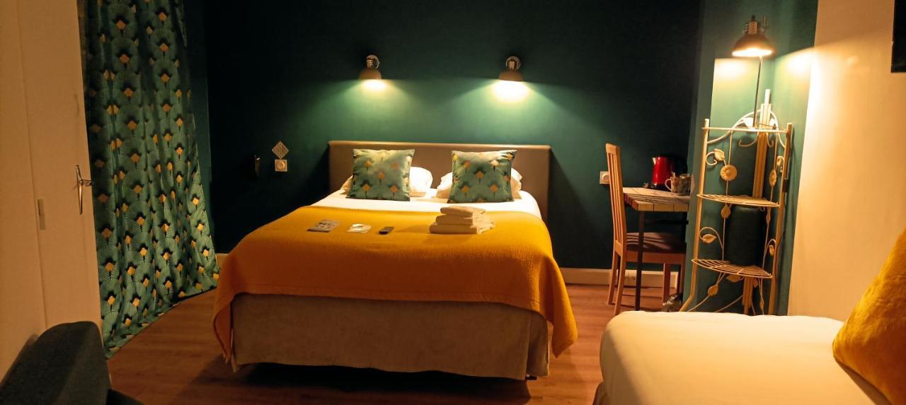 Hotel Le Petit Billot Vitre  Bagian luar foto