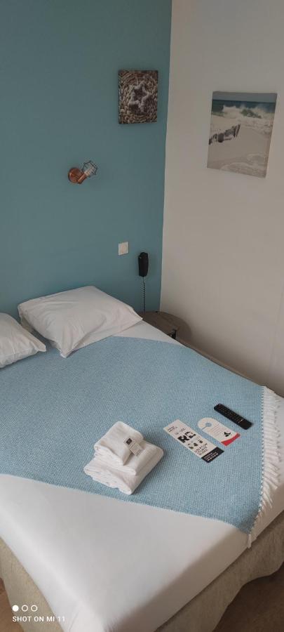 Hotel Le Petit Billot Vitre  Bagian luar foto