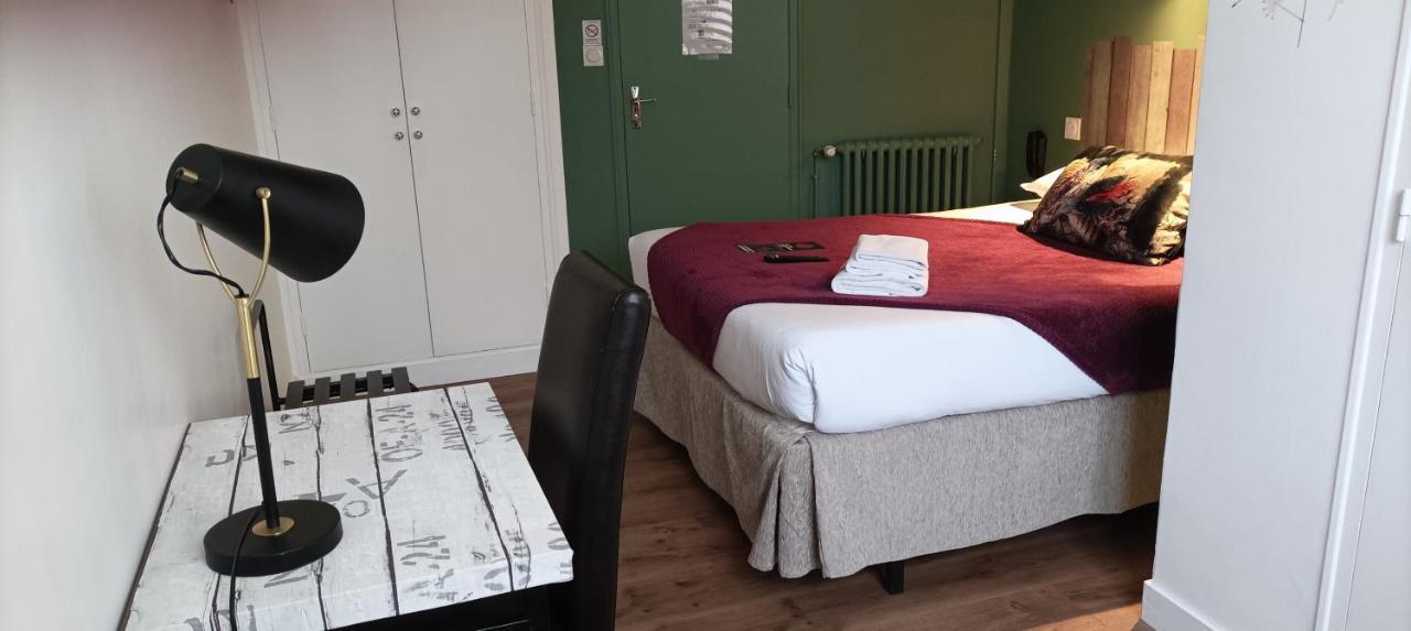 Hotel Le Petit Billot Vitre  Bagian luar foto