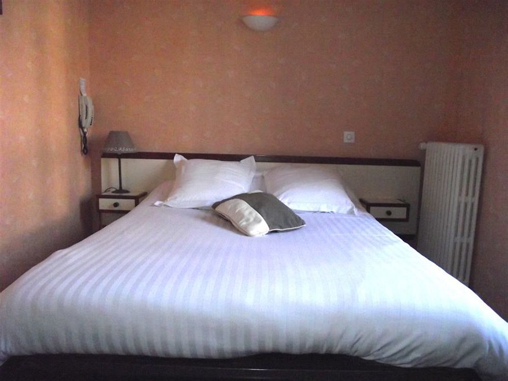 Hotel Le Petit Billot Vitre  Bagian luar foto