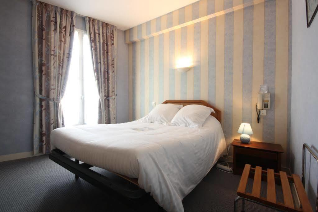 Hotel Le Petit Billot Vitre  Bagian luar foto