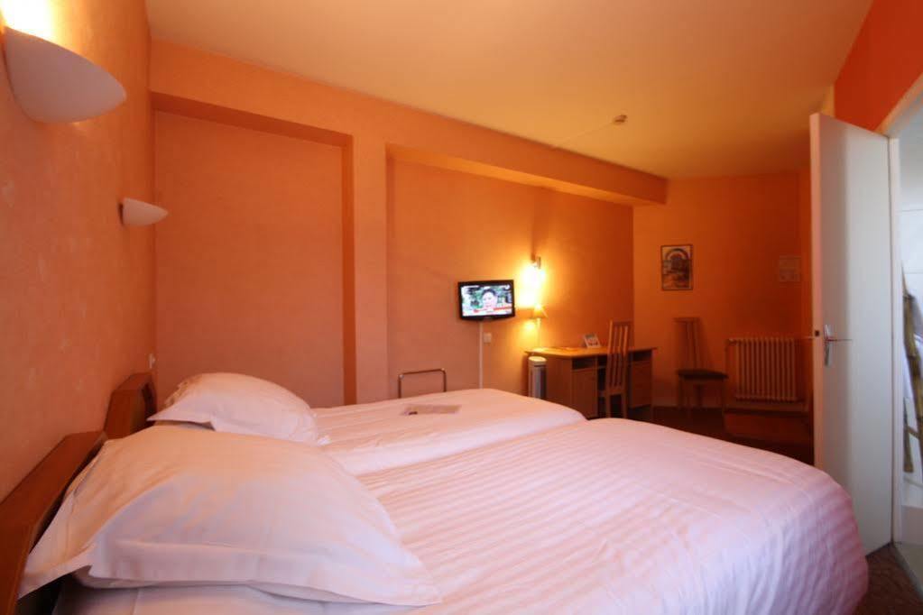 Hotel Le Petit Billot Vitre  Bagian luar foto