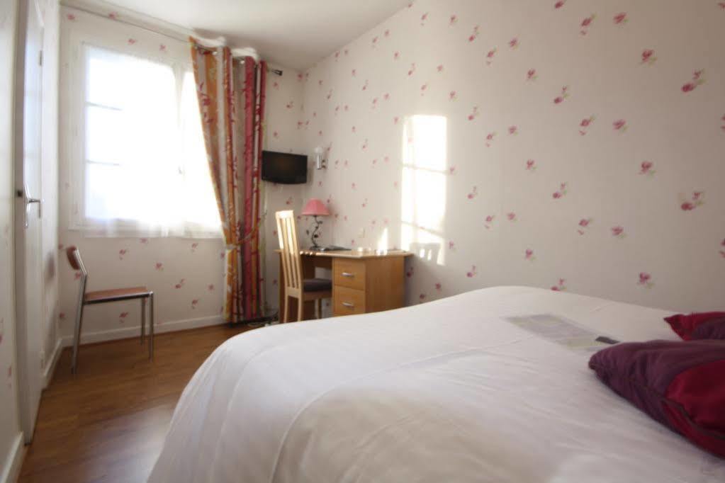 Hotel Le Petit Billot Vitre  Bagian luar foto