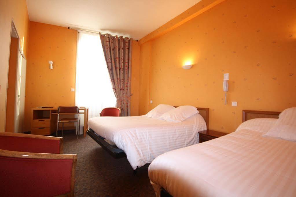 Hotel Le Petit Billot Vitre  Bagian luar foto