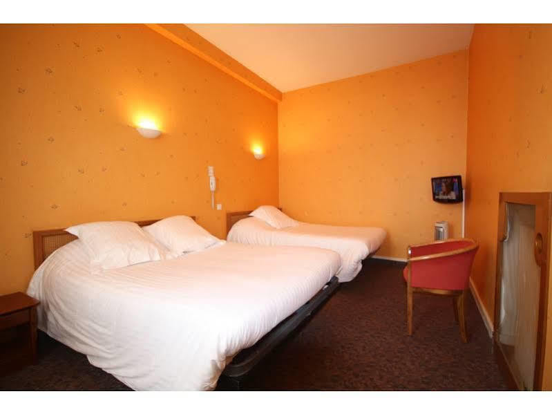 Hotel Le Petit Billot Vitre  Bagian luar foto